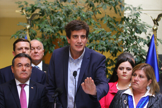 Agencia Uno - Diego Schalper en acusación constitucional contra Ávila