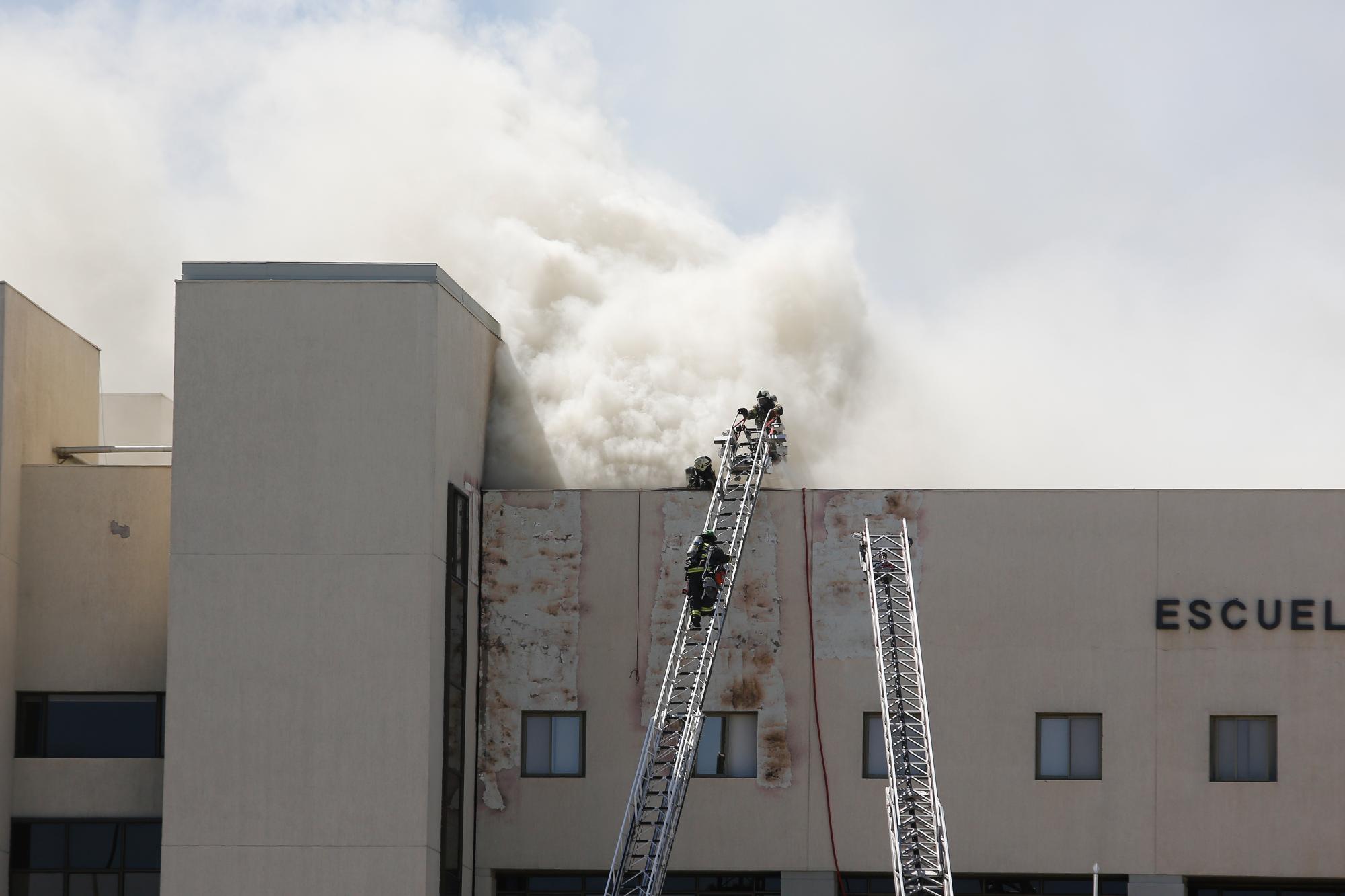 Qué se sabe del incendio en la Escuela de Carabineros - Agencia Uno