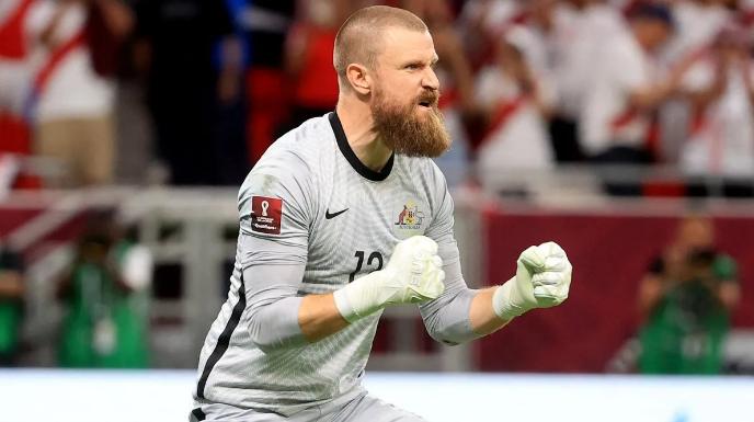 Andrew Redmayne , portero de Australia que escondió los apuntes de Gallese.