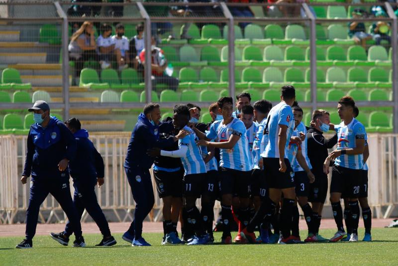 Magallanes sueña con el ascenso a la máxima categoría del fútbol chileno. Imagen: Agencia Uno.