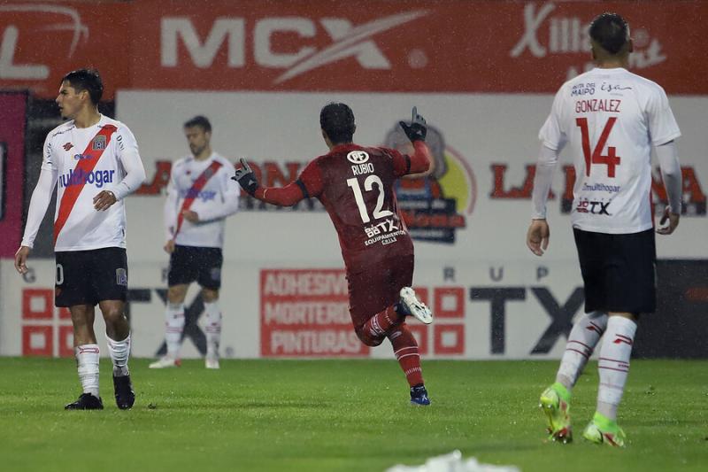 Fabián Cerda recibió tres goles - Agencia Uno
