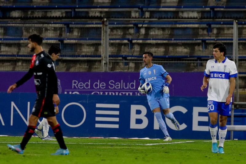 Nicolás Peranic tuvo un gran debut en Universidad Católica. Imagen: Agencia Uno.