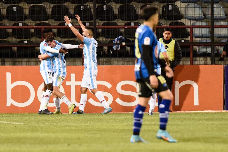 Magallanes venció a Huachipato por las semifinales de Copa Chile.