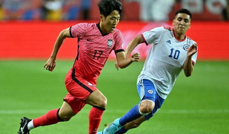 Marcelino Núñez asomaba nuevamente como titular en la Roja.