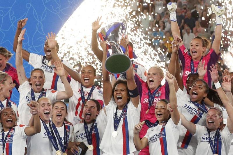 En la presente temporada, Endler levantó la UEFA Champions League