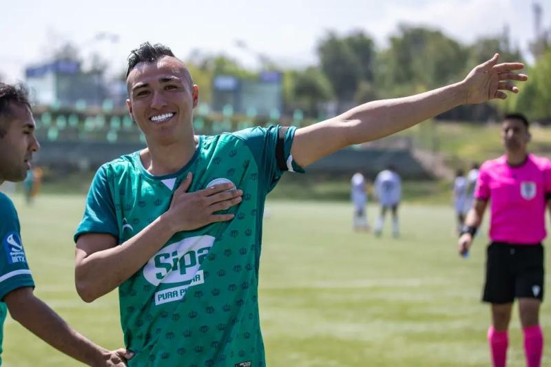 Bayron Saavedra, seguirá en Rodelindo Román mientras se recupera de su lesión.