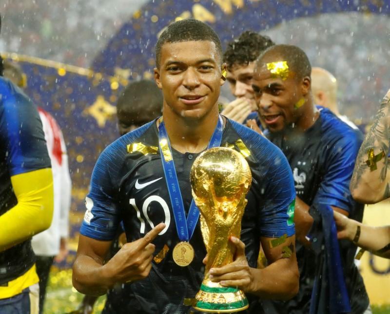 Kylian Mbappé, actual campeón del mundo, será uno de los protagonistas del álbum de Qatar 2022.