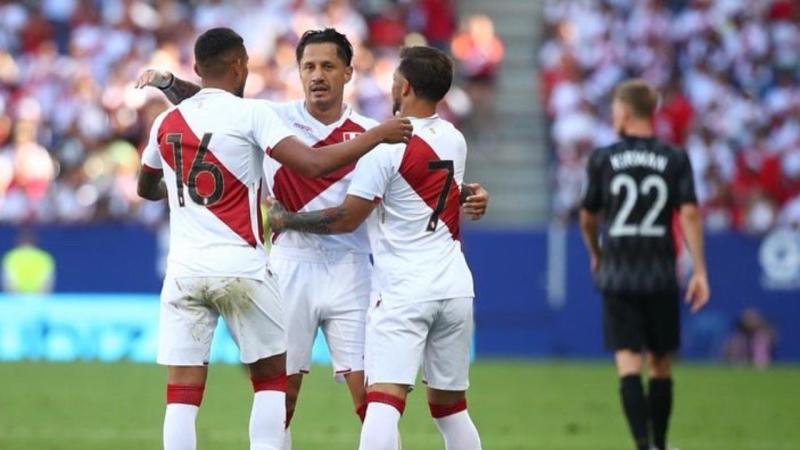 Perú repite victoria ante su rival del repechaje a Rusia 2018