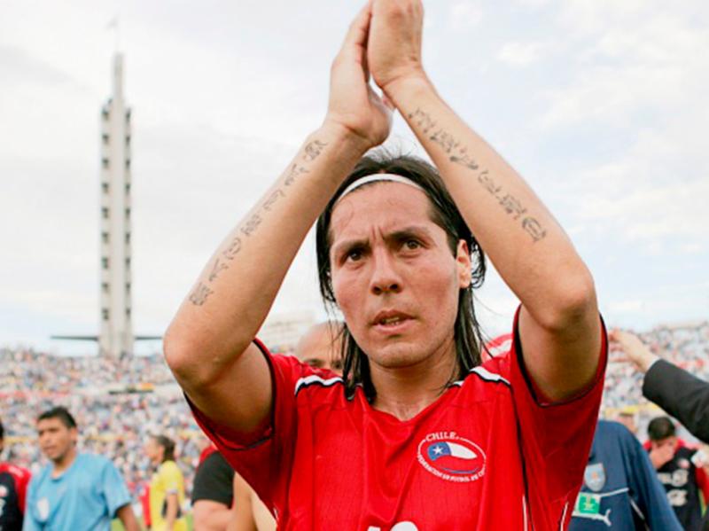 Hugo Droguett vistiendo la casaquilla de la selección
