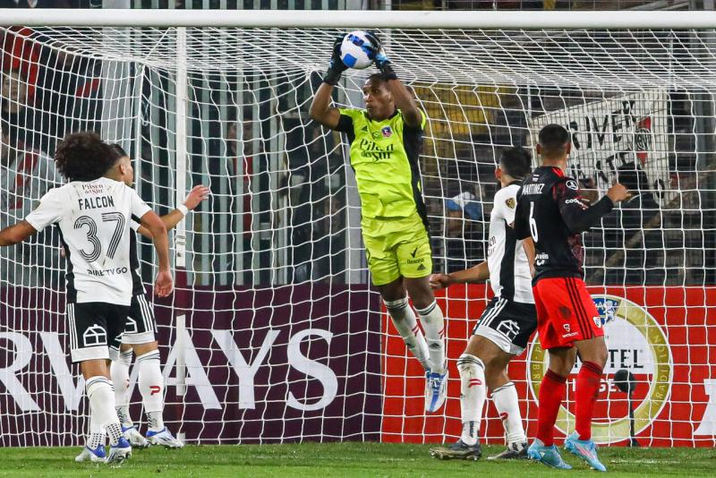 Omar Carabalí se lució en el último entrenamiento de Colo Colo