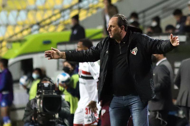 Rogerio Ceni volverá a Chile, esta vez, a enfrentar a Universidad Católica.