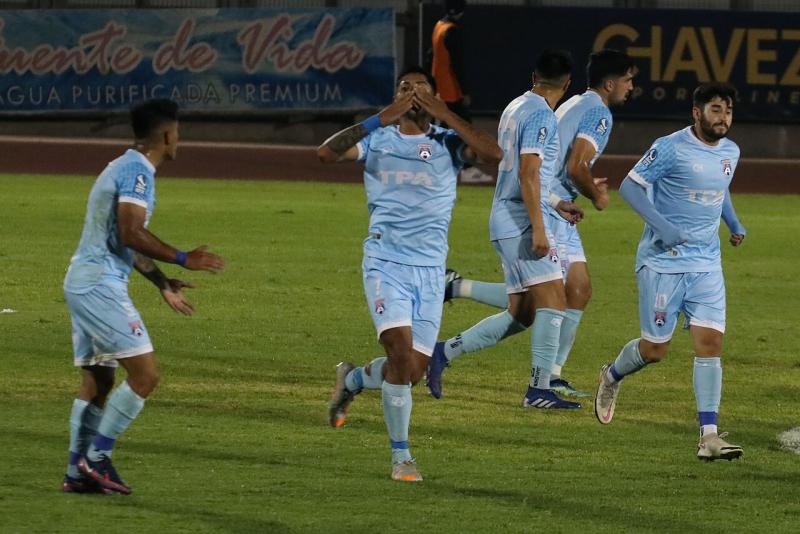 San Marcos de Arica es el líder de la Segunda División