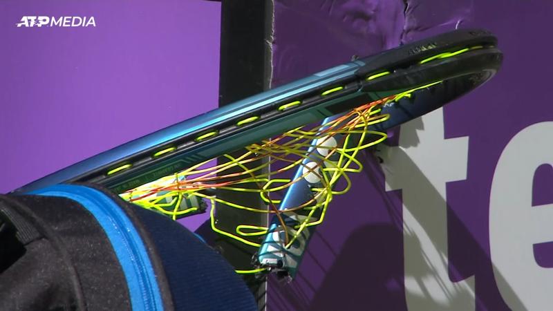 Así terminó la raqueta de Kyrgios tras perder el primer set