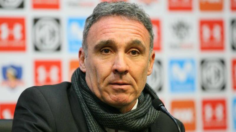Marcelo Espina fue uno de los sindicados por responsables del casi descenso de Colo Colo en 2021, año en el que Pablo Solari fue clave para mantener la categoría.