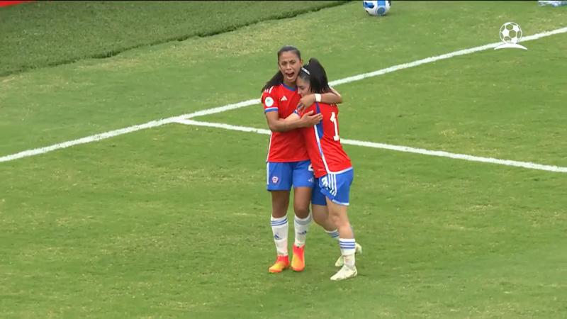 Francisca Lara puso el 4-0 para la Roja Femenina.