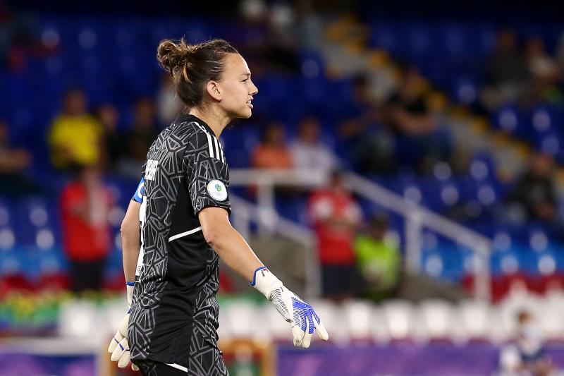Las críticas a la Roja Femenina apuntan a Christiane Endler.