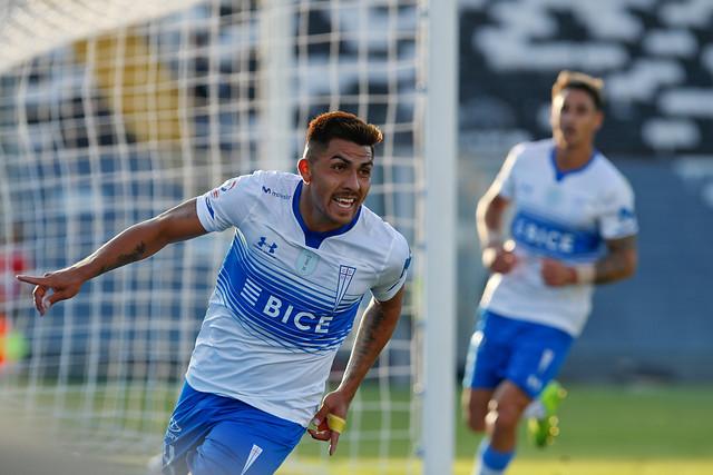 Pinares le anotó a Colo Colo en el Estadio Monumental con la camiseta de la UC.