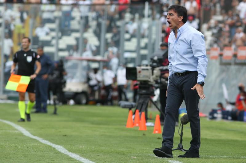 Gustavo Quinteros lleva 1 año y 9 meses en el Cacique