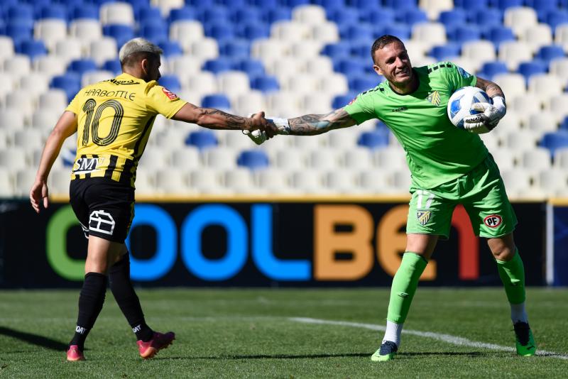 La publicidad de casas de apuestas se ha tomado el fútbol chileno