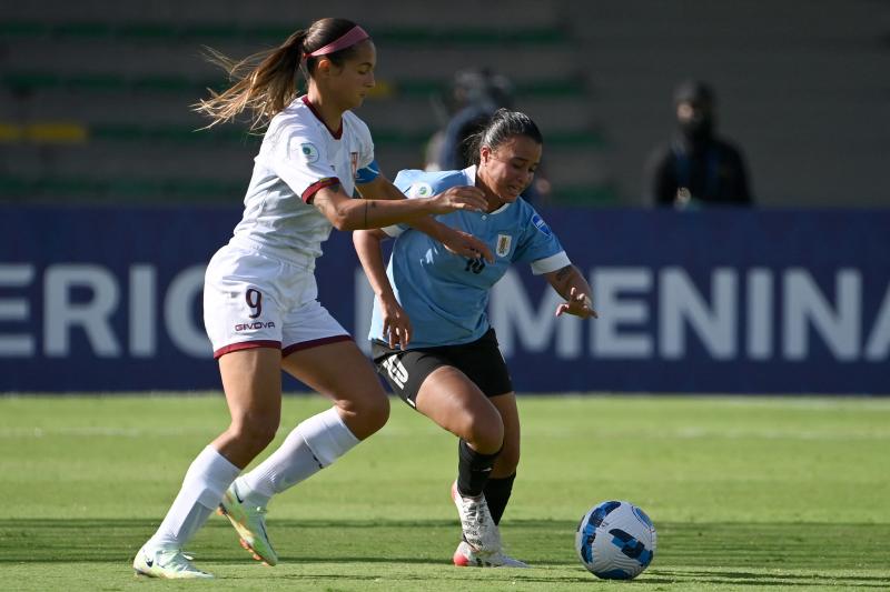 Deyna Castellanos anotó el unico gol del partido en el duelo entre Venezuela y Uruguay