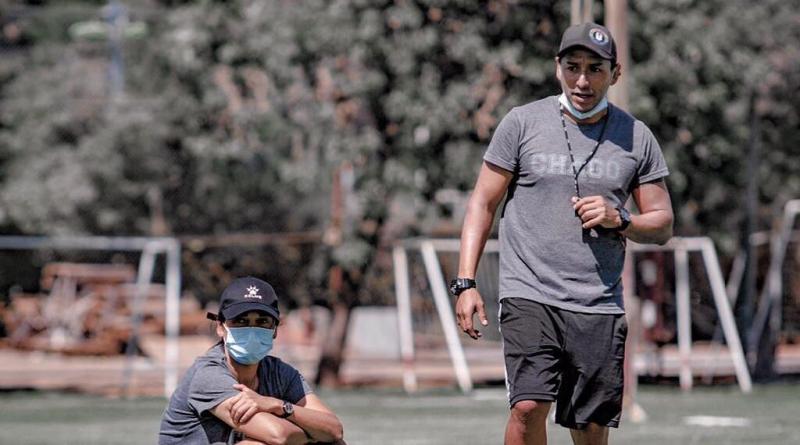 Olea arrancó su andadura profesional como DT -de forma oficial- en Santiago Morning femenino