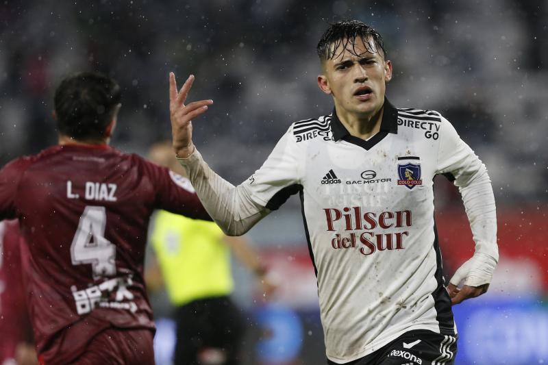 Pablo Solari puso a Colo Colo en lo más alto de la tabla de posiciones.