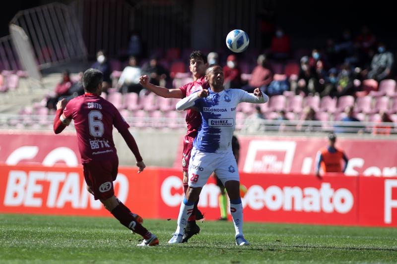 Torres le dió los tres puntos para Deportes Antofagasta contra Deportes La Serena.