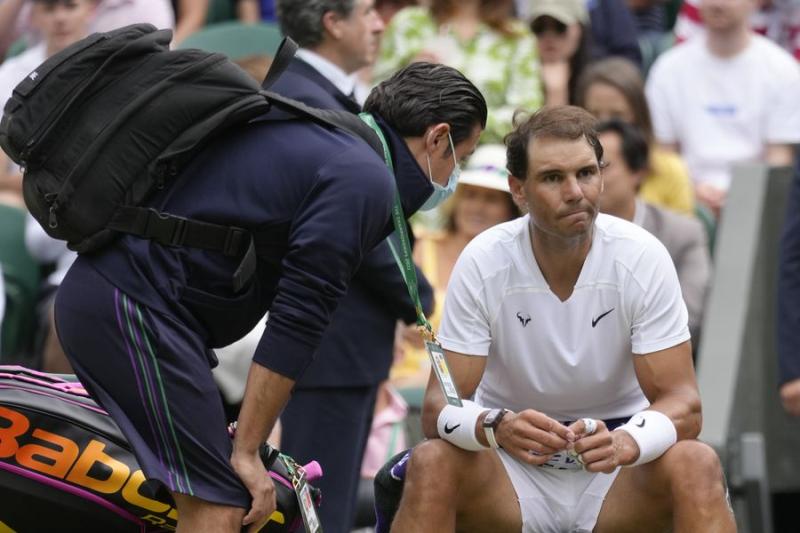 Rafael Nadal no pudo con una lesión abdominal y no pudo ir por la final de Wimbledon ante Novak Djokovic