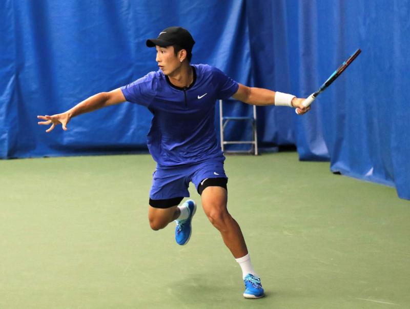 Shang, pupilo de Marcelo Ríos, jugando la final en Lexington.