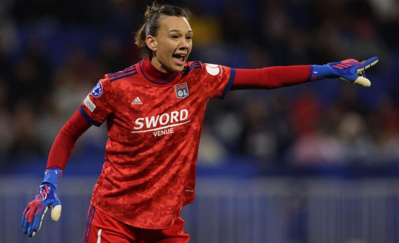 'Tiane' Endler consiguió un nuevo título con Olympique de Lyon.