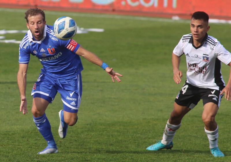 Vicente Pizarro le regaló su camiseta de Colo Colo a Luis Mena
