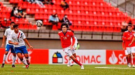 Sebastián Pineau jugando por La Roja Sub-20.