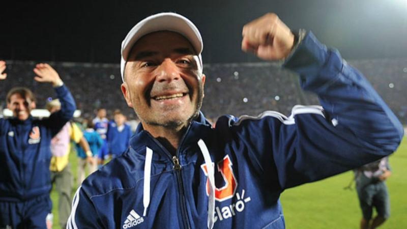 Jorge Sampaoli tuvo un exitoso paso por la U y ahora los hinchas azules lo piden de vuelta.