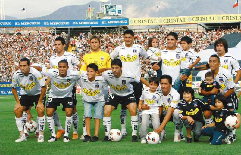 Lucas Barrios fue campeón con Colo Colo del Torneo Clausura 2008.