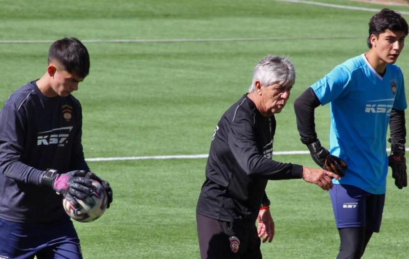 Eduardo Fournier es el preparador de arqueros de Cobreloa en la temporada 2022.
