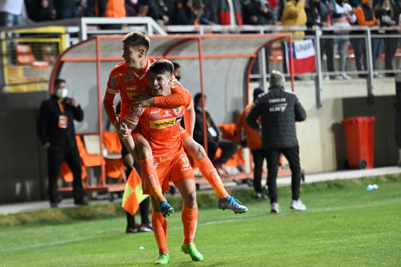 Jorge Espejo festeja en Cobreloa