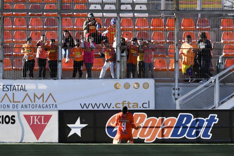 David Escalante desató la locura y dejó a Cobreloa como exclusivo puntero