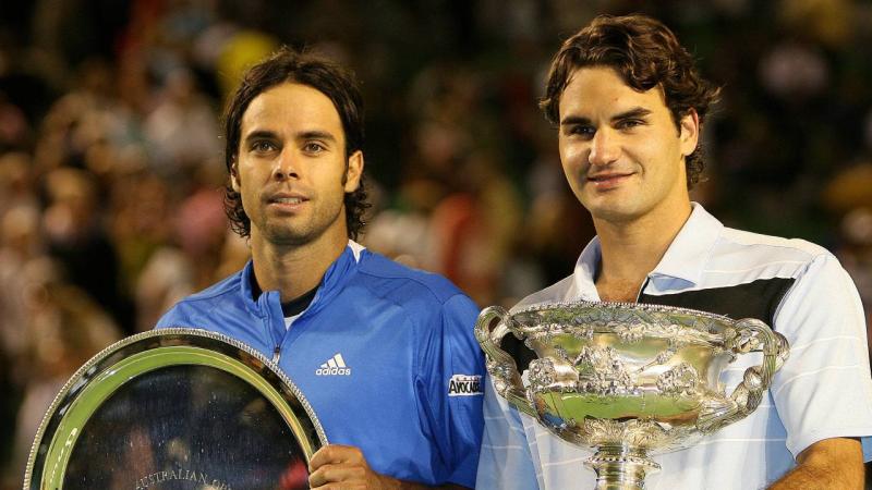 Roger Federer y Fernando González en la final del Australia Open.