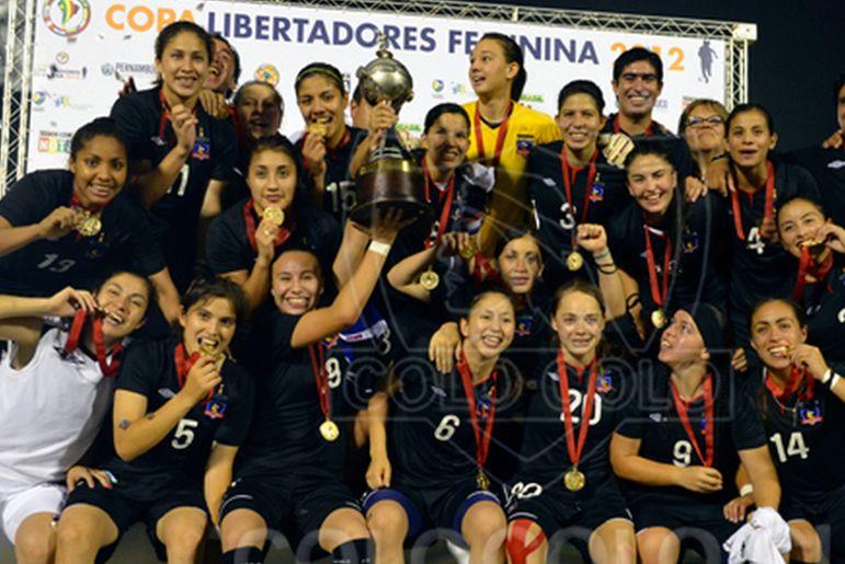Colo Colo levantó la Copa Libertadores femenina en el año 2012.
