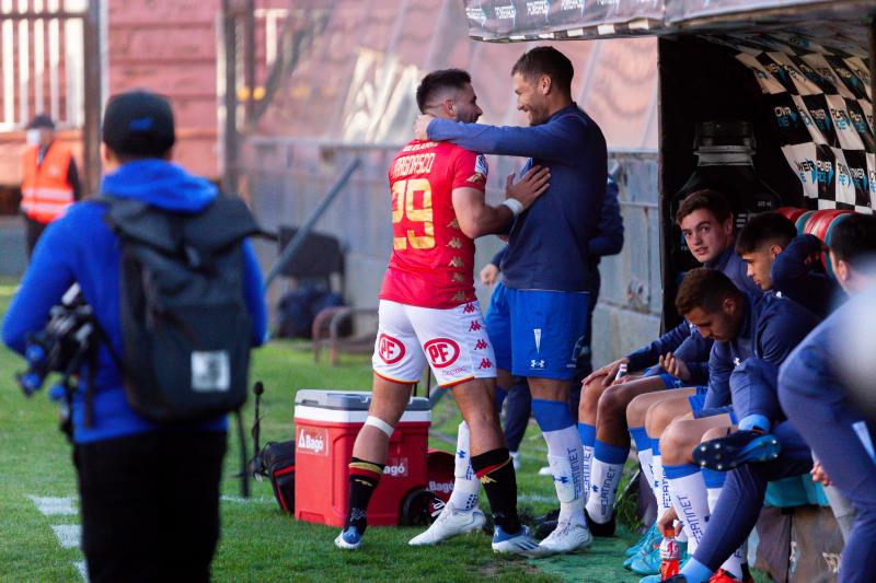 Stefano Magnasco se reencontró con varios ex compañeros de la UC en el partido de Unión Española