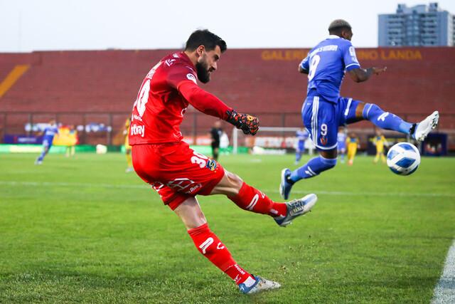 Junior Fernandes y Fernando de Paul protagonizaron uno de los momentos más álgidos del empate 1-1 entre la U y Everton.