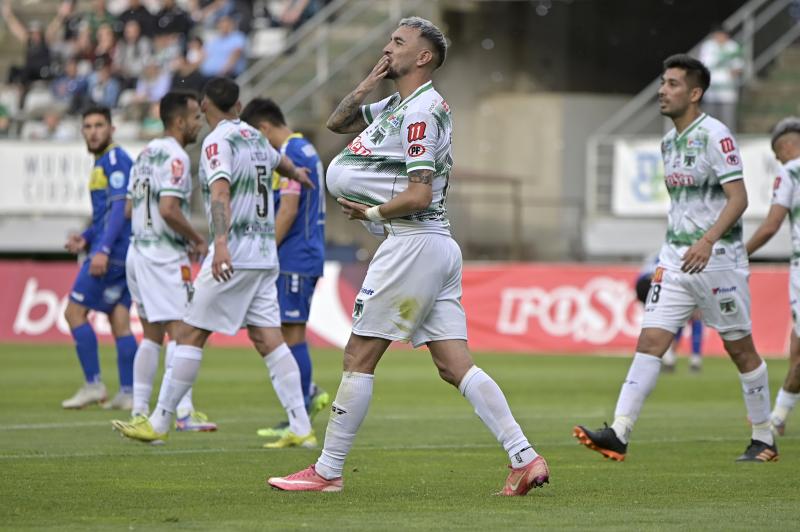 Deportes Temuco goleó a Barnechea y los 'huaicocheros' dependerán de otros resultados para mantenerse en Primera B