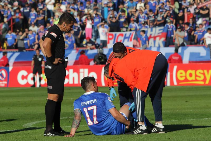 Luis Casanova fue el primer en retirarse de la cancha en el duelo de la U y Unión Española.