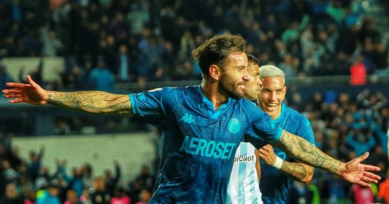 Eugenio Mena viene de anotar un gol con Racing Club