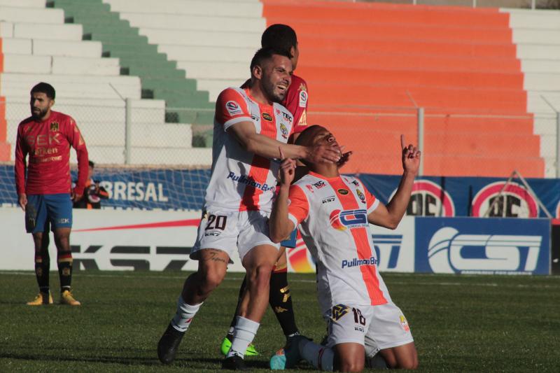 César Munder abrió la cuenta para Cobresal con un gran remate de media distancia