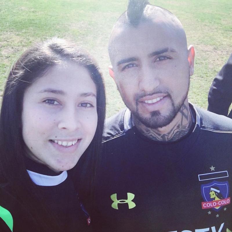 Gloria Villamayor con Arturo Vidal.