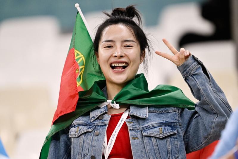 Una fanática de Portugal fue a alentar al equipo europeo. Imagen: Photosport.