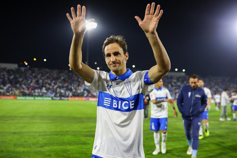 'Chapa' Fuenzalida dice adiós a la UC como el jugador con más títulos en el club