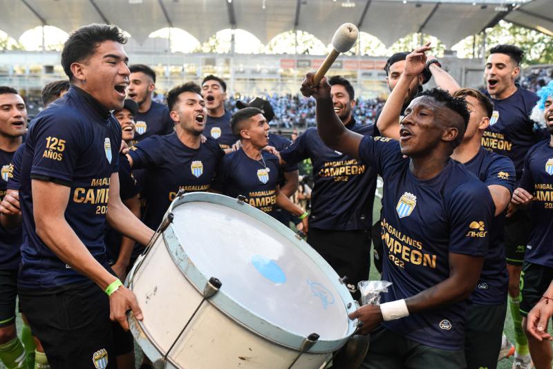 Yorman Zapata en la celebración de Magallanes.