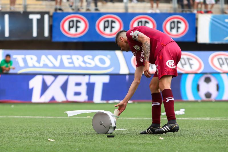 En La Florida lanzaron objetos contundentes, en Antofagasta entraron hinchas y en el partido de la U lanzaron una moneda al árbitro
